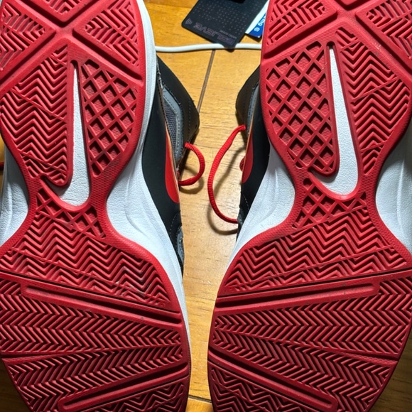 Nike shoes - Picture 6 of 6